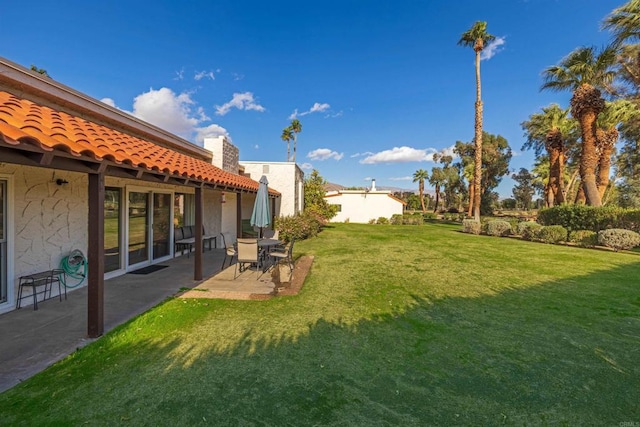 view of yard with a patio