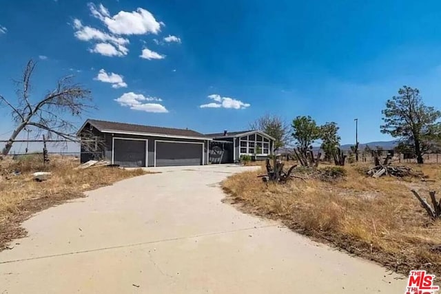 view of front facade with a garage