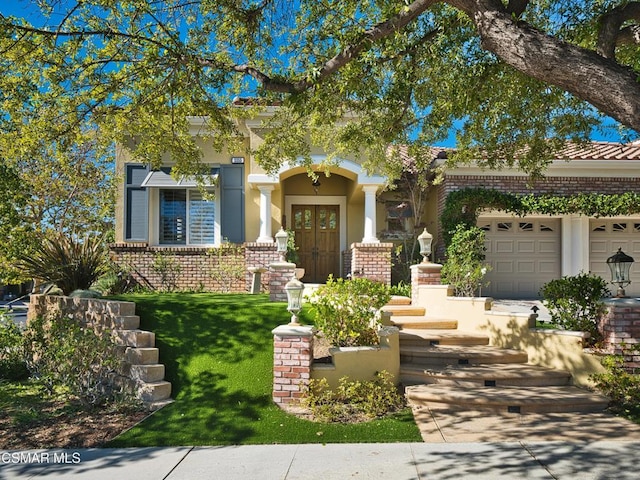 view of front of house featuring a garage