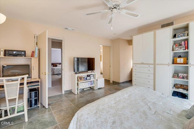 bedroom with ceiling fan