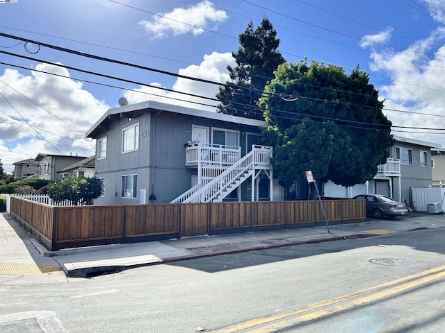 view of front of property