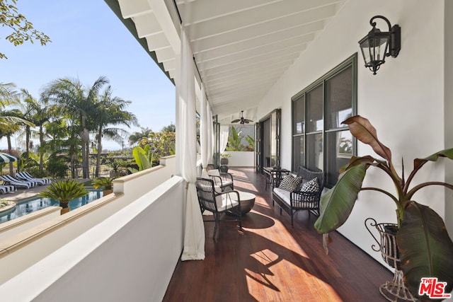 balcony featuring covered porch