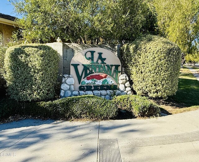 view of community / neighborhood sign