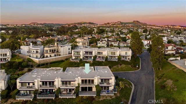 view of aerial view at dusk