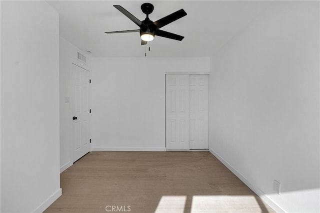 empty room with ceiling fan