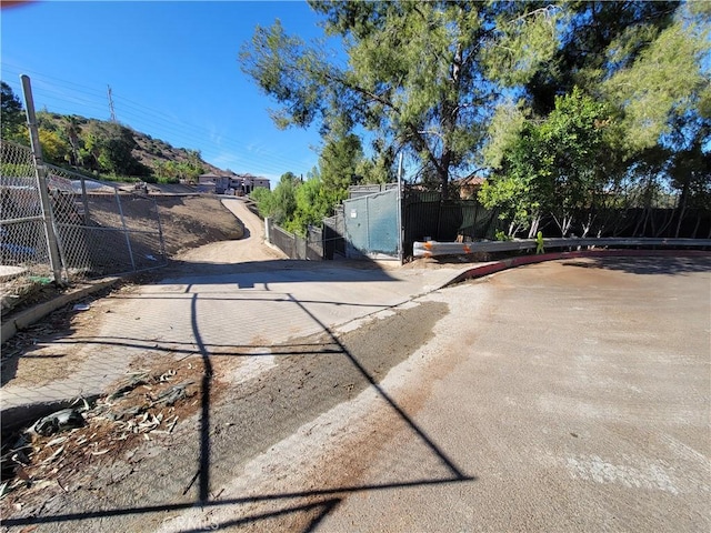 Listing photo 3 for 10198 La Canada Way, Sunland CA 91040