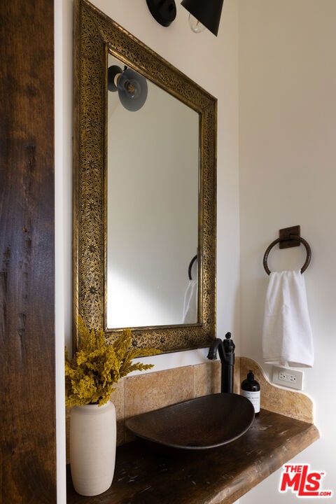 bathroom with sink