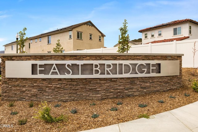 view of community / neighborhood sign