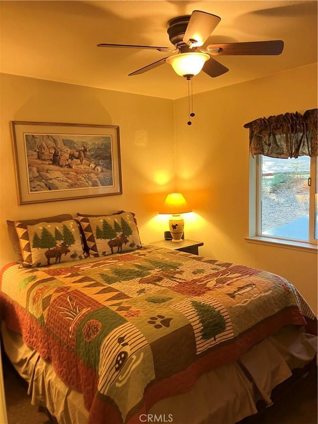 bedroom with ceiling fan