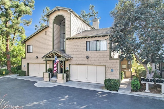 view of front facade featuring a garage