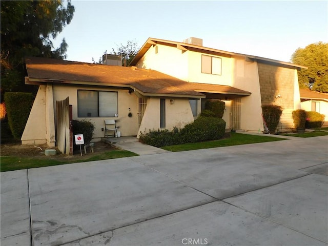 view of front of property