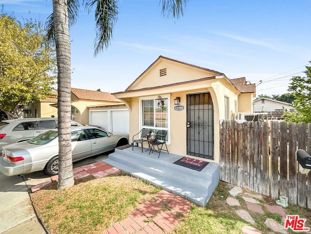 view of front of property featuring covered porch