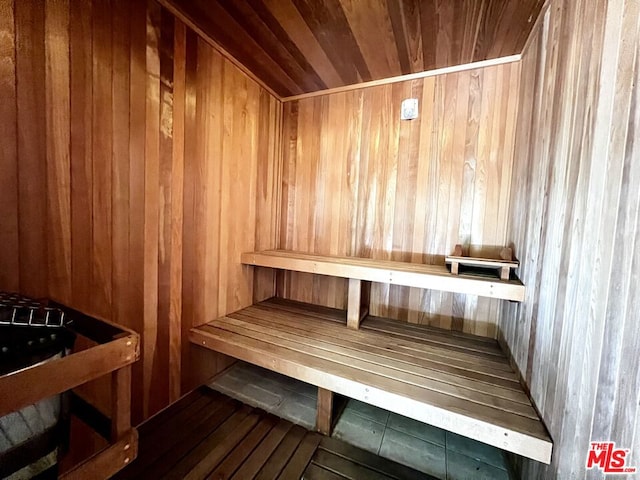 view of sauna / steam room