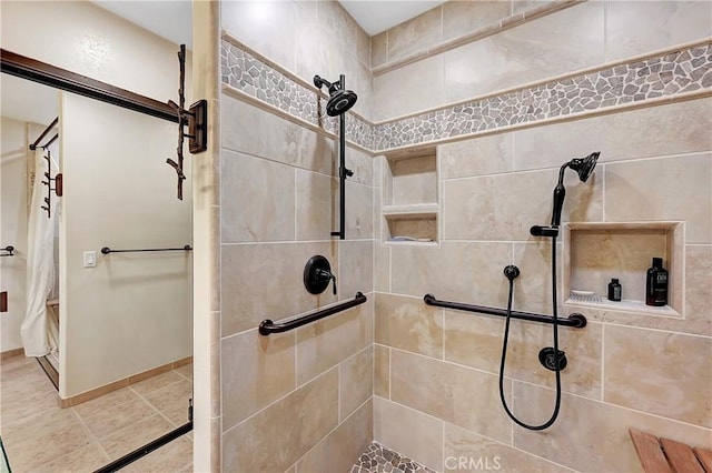 bathroom featuring tiled shower