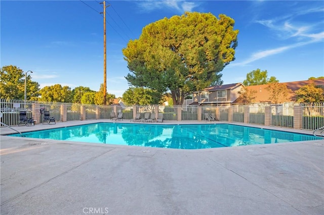 view of swimming pool