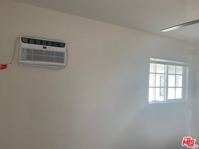 room details with an AC wall unit