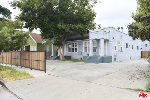 view of front of house