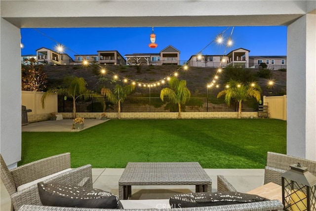 view of yard featuring a patio area