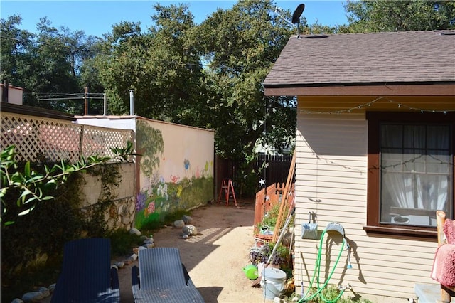1113 Yale Ave, Claremont, CA 91711 - view of patio / terrace with fence
