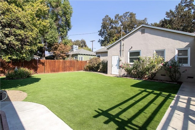 view of yard with a patio