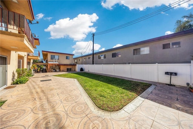 view of yard with a patio area