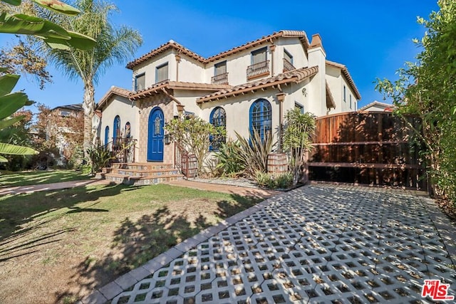 view of mediterranean / spanish-style home