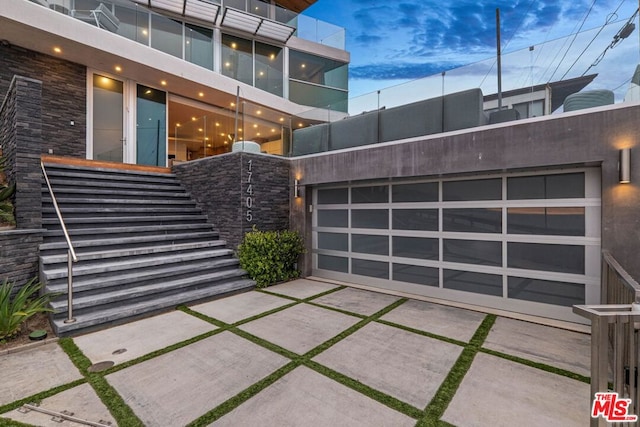 view of front facade featuring a garage