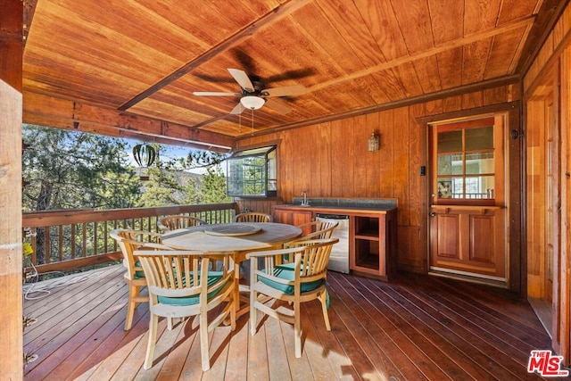 deck with ceiling fan