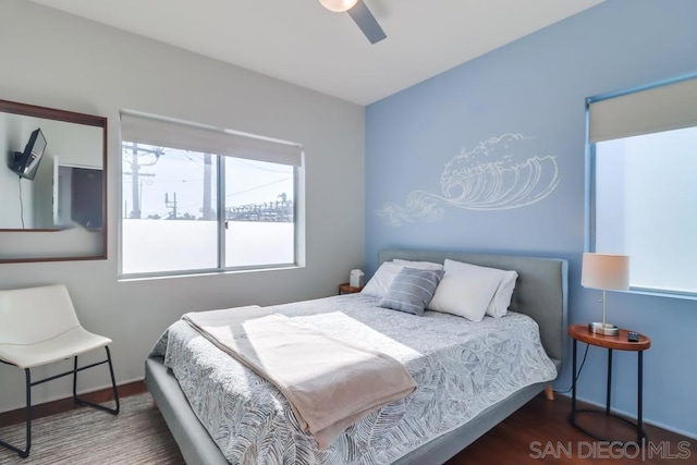 bedroom with ceiling fan