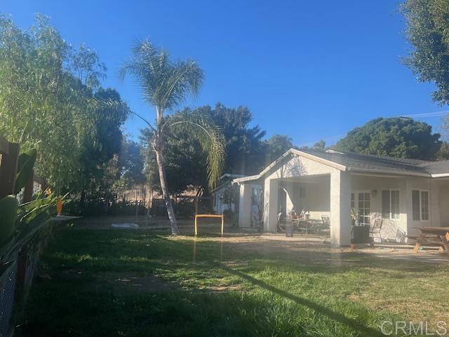 view of yard with a patio