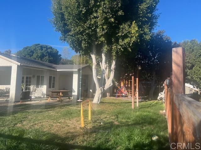 view of yard with a patio