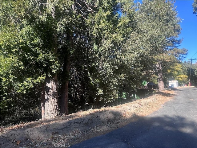 Listing photo 2 for 0 Chillon Dr, Crestline CA 92325