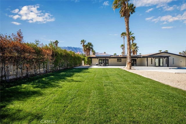 view of yard with a patio