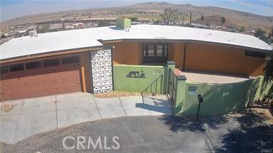 10 Hilltop, Barstow, CA 92311 - view of front of house featuring a chimney
