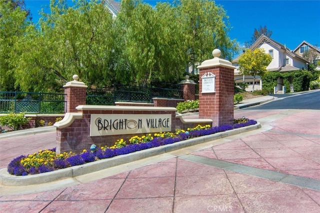 view of community / neighborhood sign