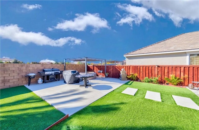 view of yard featuring a pergola and a patio