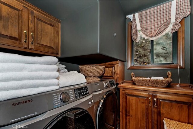 27538 W Shore Rd, Lake Arrowhead, CA 92352 - washroom featuring cabinet space and washer and dryer