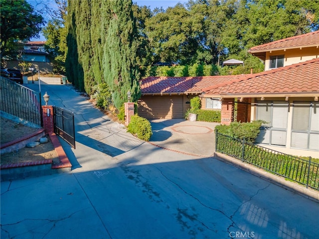 view of front of property