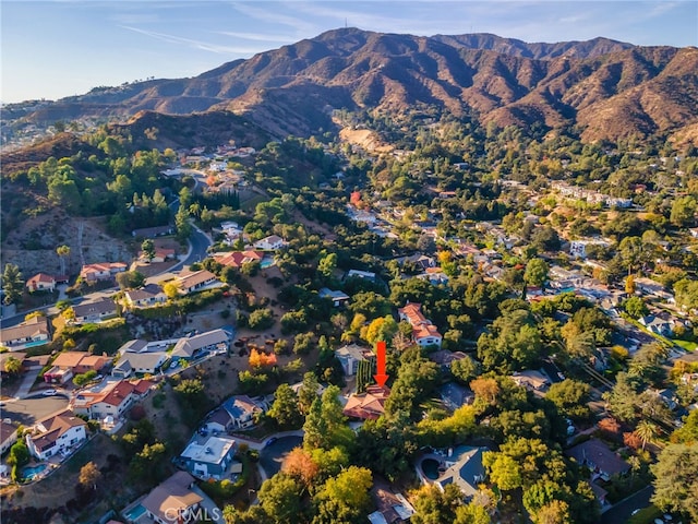 bird's eye view with a mountain view