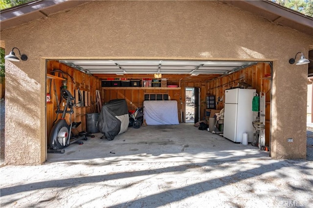 garage featuring white refrigerator