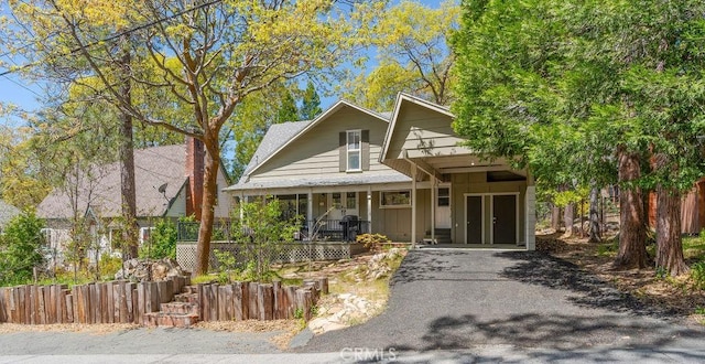 view of front of home with covered porch