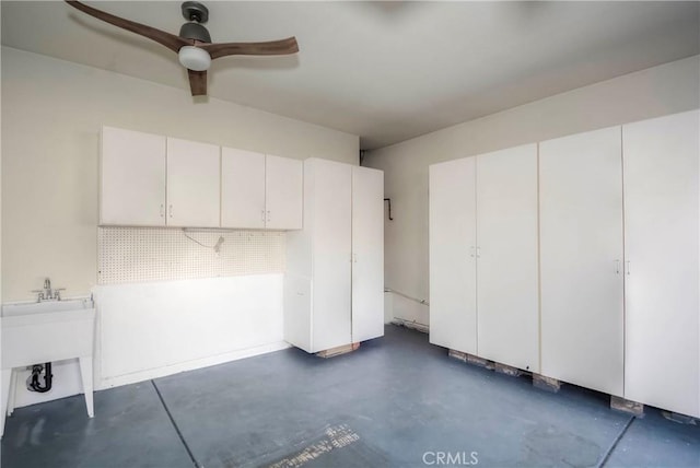 garage featuring ceiling fan