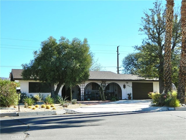 view of front facade with a garage