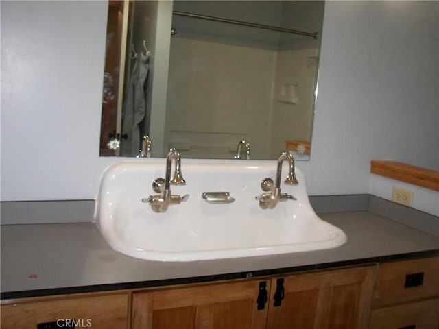 bathroom featuring sink