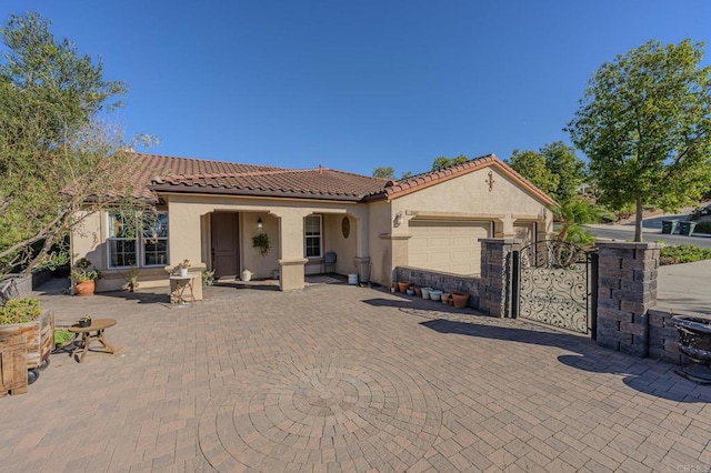 view of front facade featuring a garage