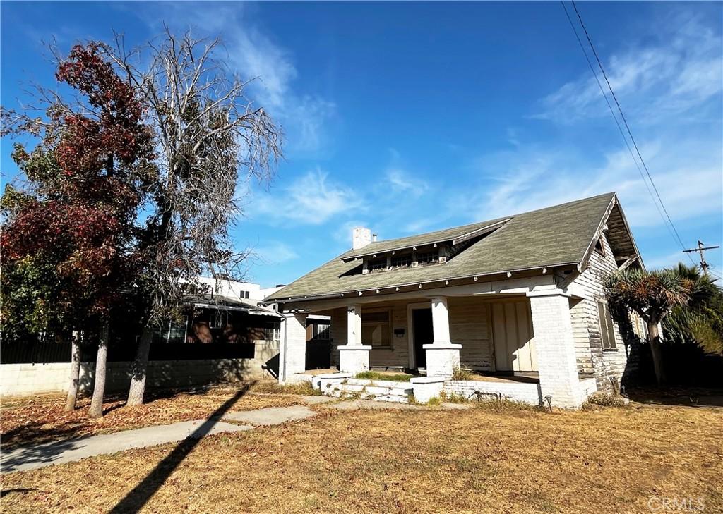 view of front of house featuring a porch