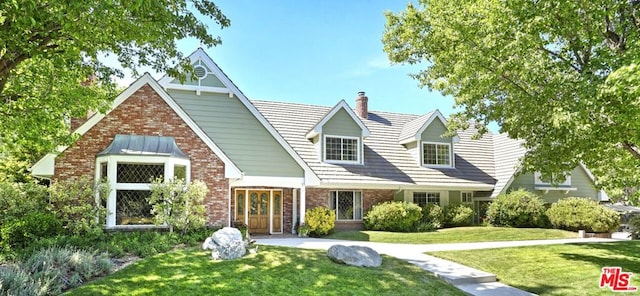 view of front of property with a front yard