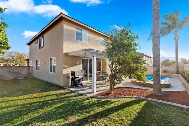 rear view of house featuring a patio area, a fenced in pool, a pergola, and a yard