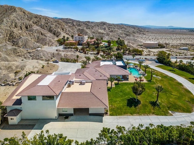 bird's eye view featuring a mountain view