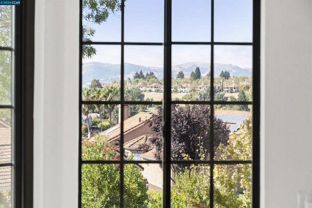 interior details featuring a mountain view